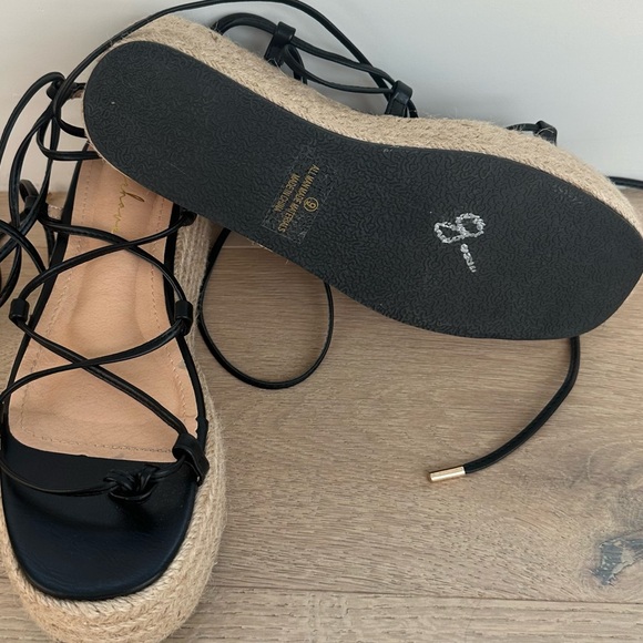 NWOT Black Lace-Up Flatform Espadrilles / Size 8 - Picture 5 of 7